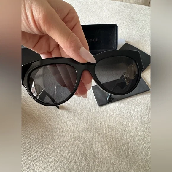 NIB Versace VE4440U Sunglasses - Picture 10 of 15